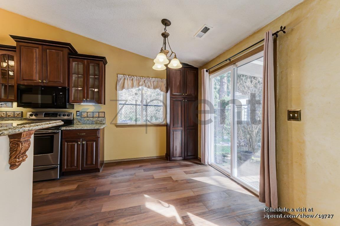 10601 Ne 45th Ave - Photo 5 of 18
