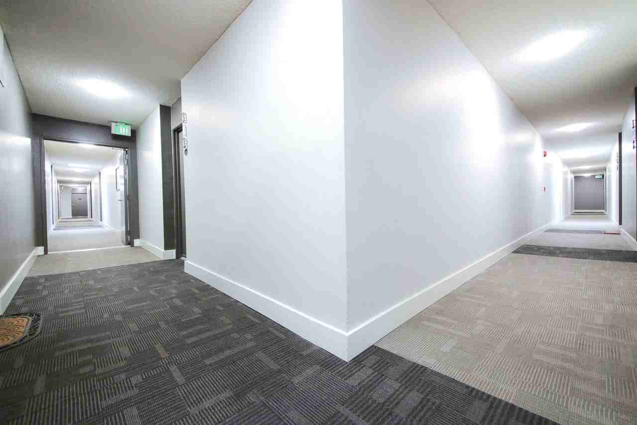 Sterling Court Apartments - Photo 5 of 7