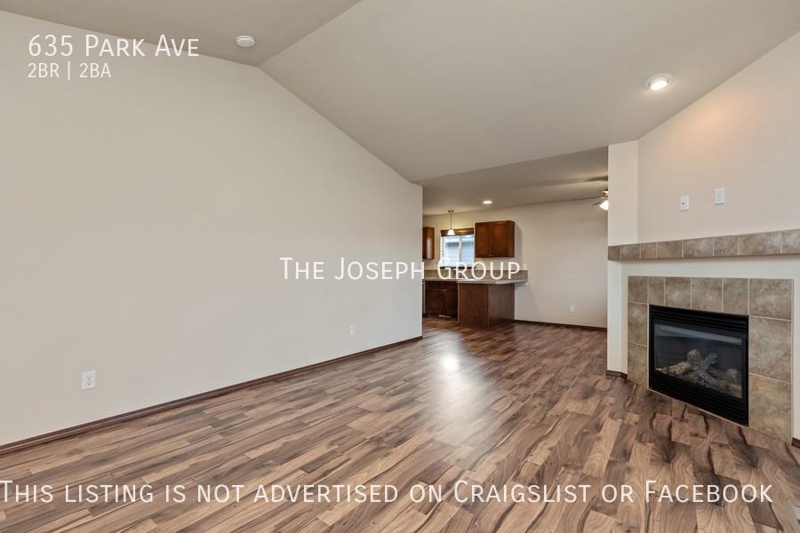 635 Park Ave - Photo 3 of 33