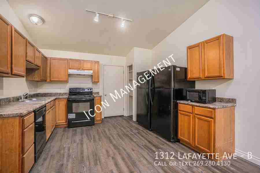 1312 Lafayette Ave #B - Photo 3 of 17