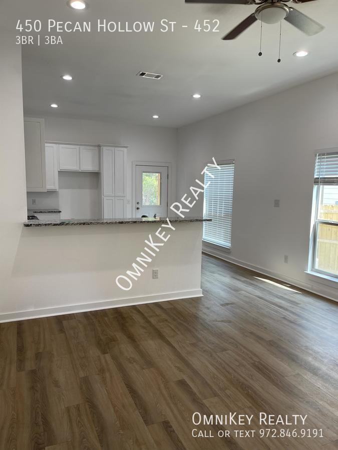 450 Pecan Hollow St #452 - Photo 2 of 9