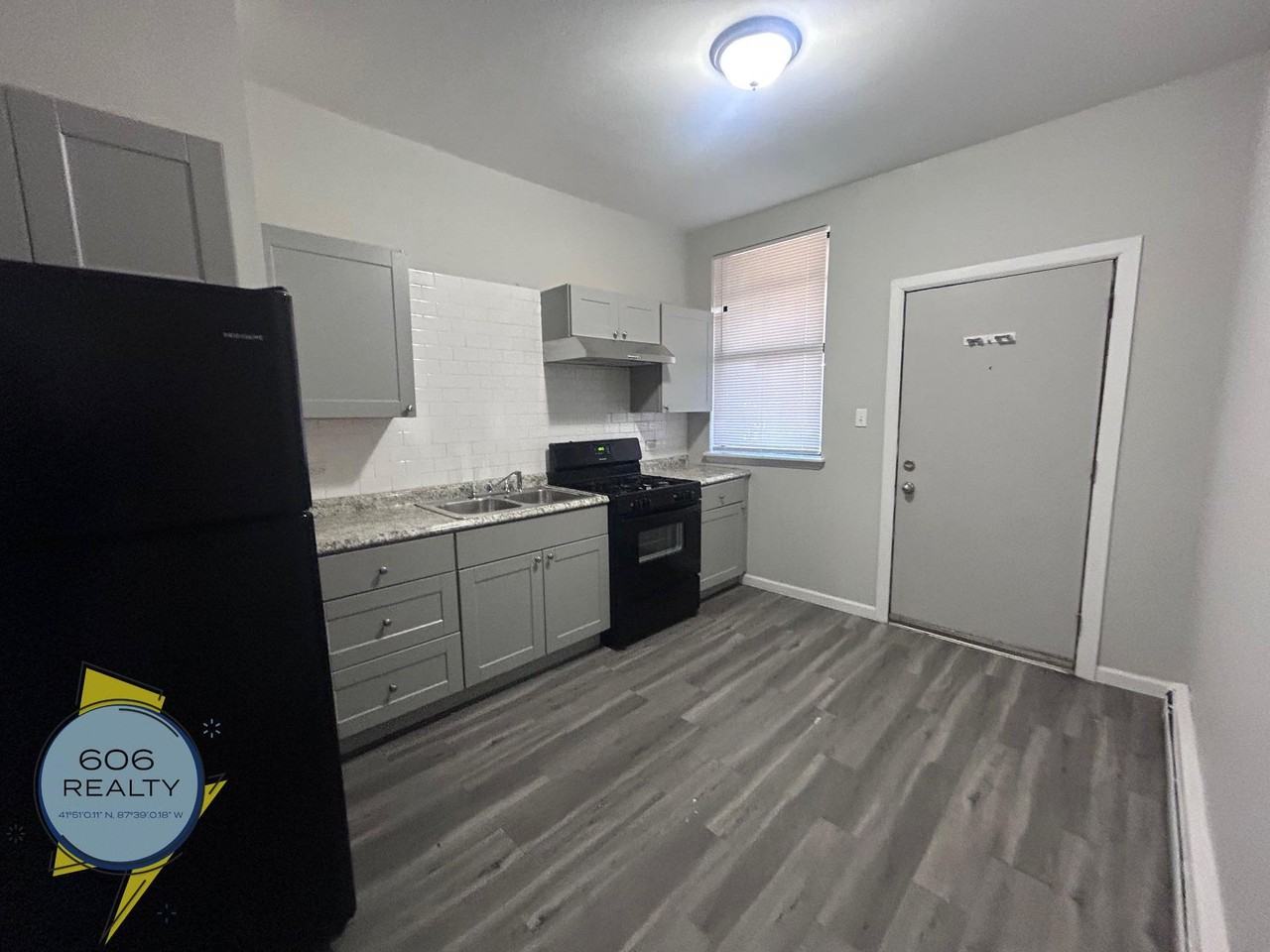 Bright and Spacious Apartments in Washington Park neighborhood! - Photo 2 of 11