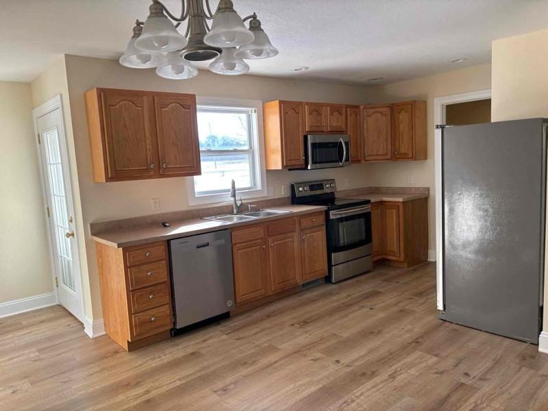 365 W Levi Lee Rd - Photo 2 of 15