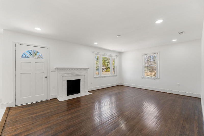 4333 Charleston Dr - Photo 3 of 20