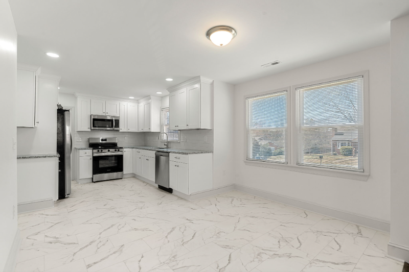 4333 Charleston Dr - Photo 7 of 20