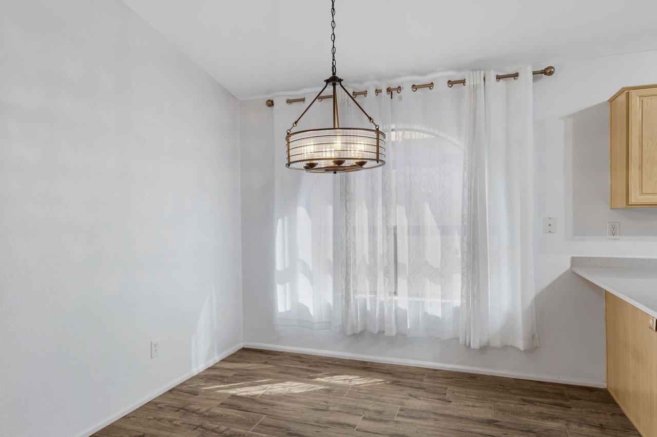 3926 E Potter Dr - Photo 5 of 31