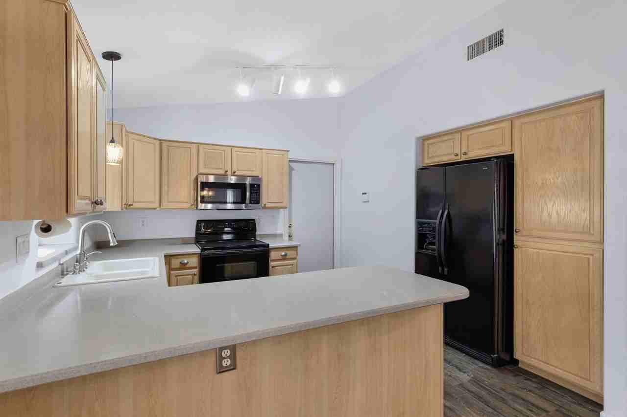 3926 E Potter Dr - Photo 7 of 31