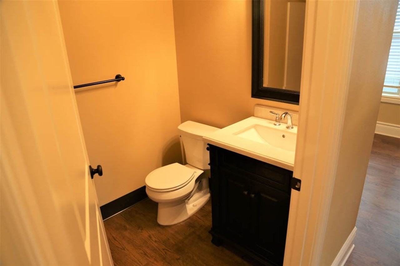 1710 Nw Polk Ave - Photo 2 of 26