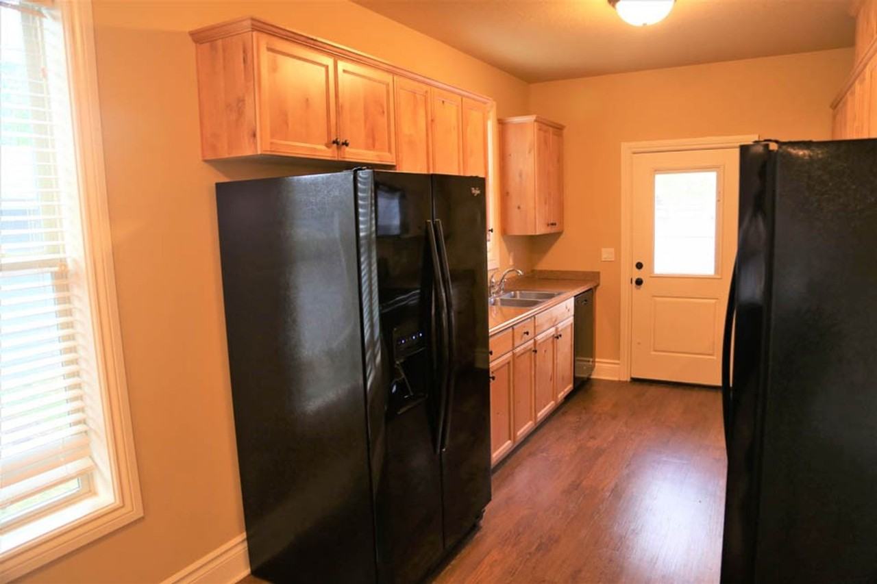 1710 Nw Polk Ave - Photo 4 of 26