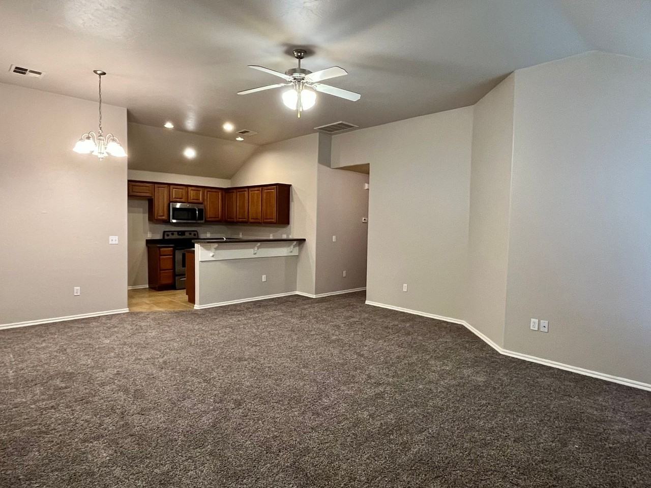 1703 Everglade Ct - Photo 2 of 15