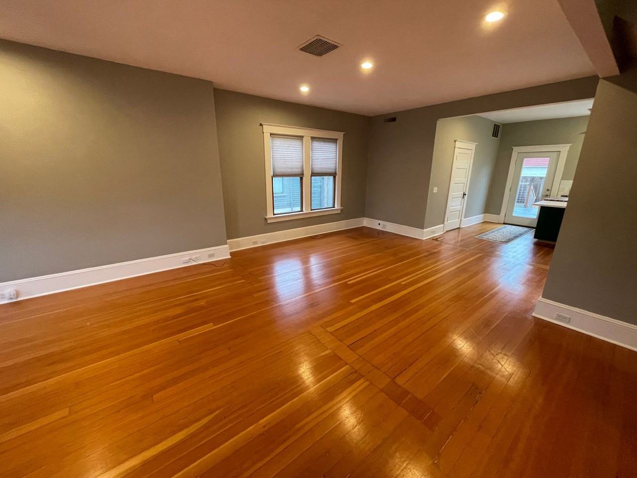 1113 4th St - Photo 2 of 27