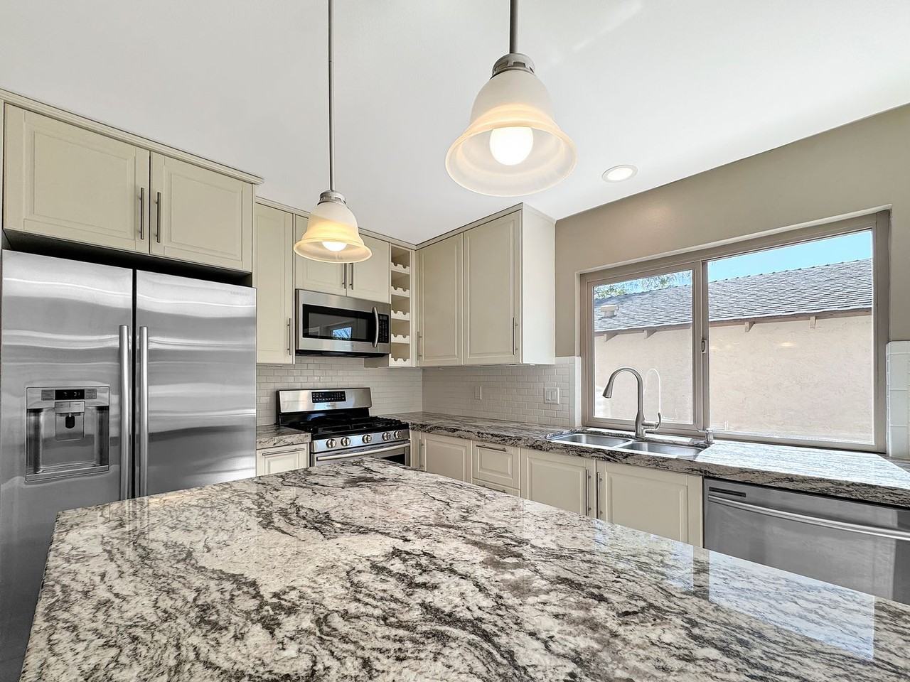 10742 Escobar Dr - Photo 4 of 23