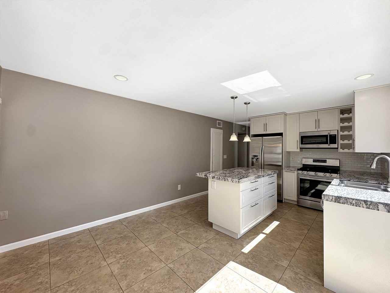 10742 Escobar Dr - Photo 5 of 23