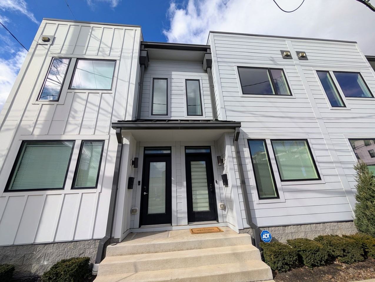 1147 N 4th St - Photo 2 of 24