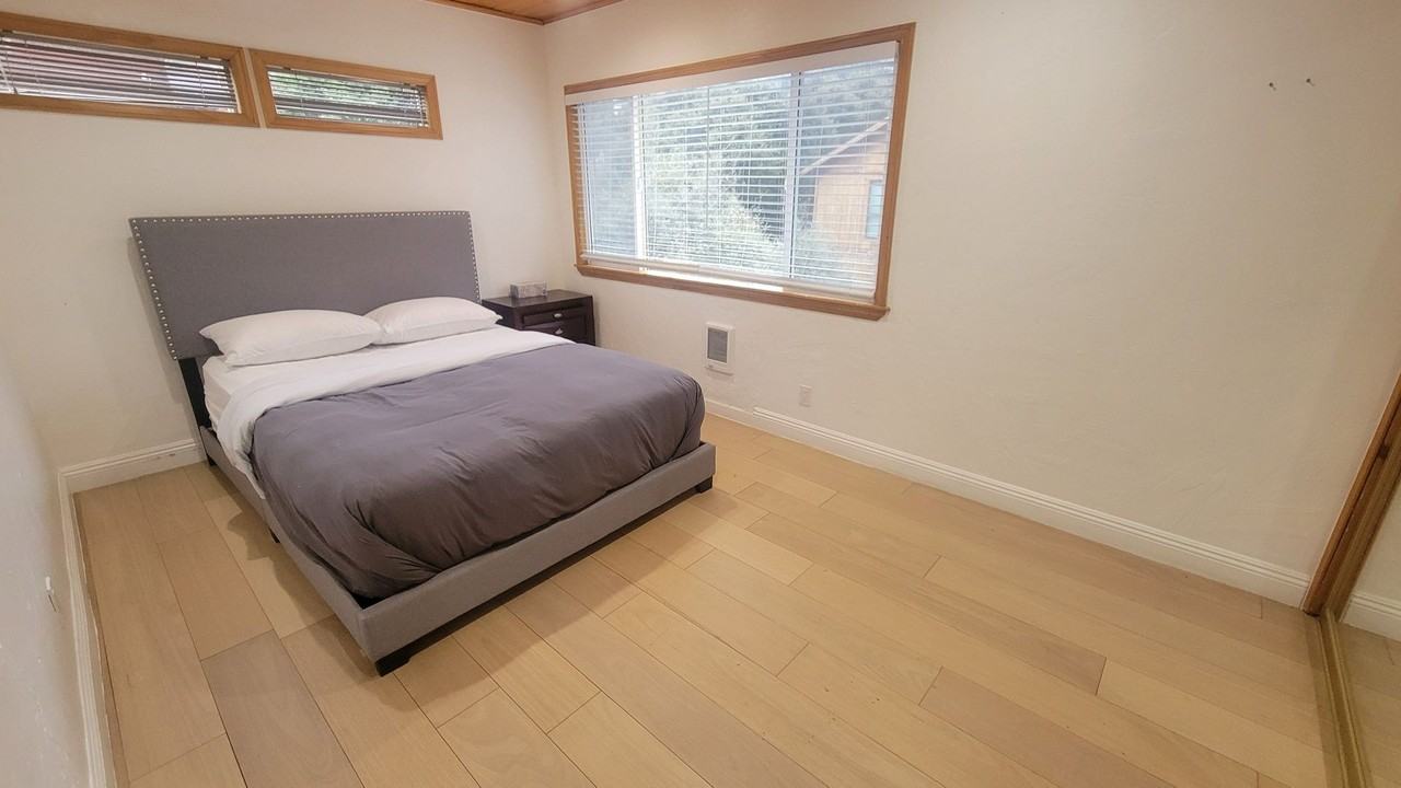 2050 Woodland Dr - Photo 6 of 11