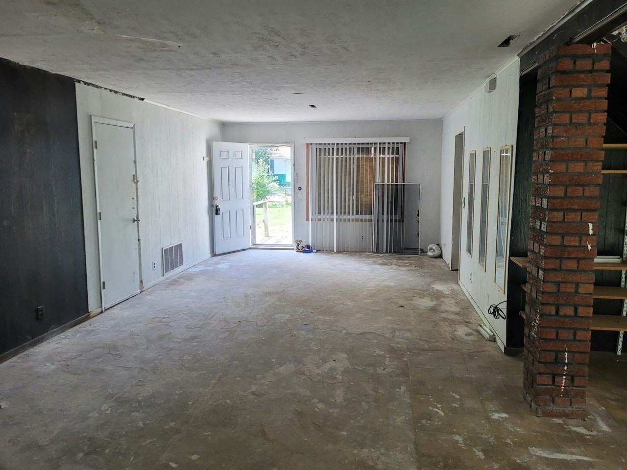 1020 North Wesley Street - Photo 2 of 22
