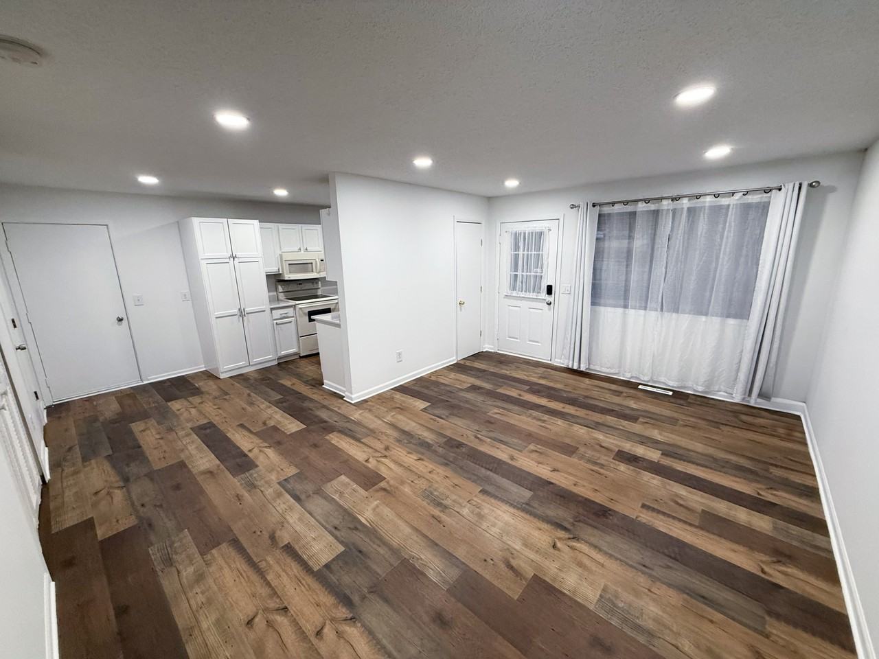 13517 Zenith Ln #13517 - Photo 2 of 21