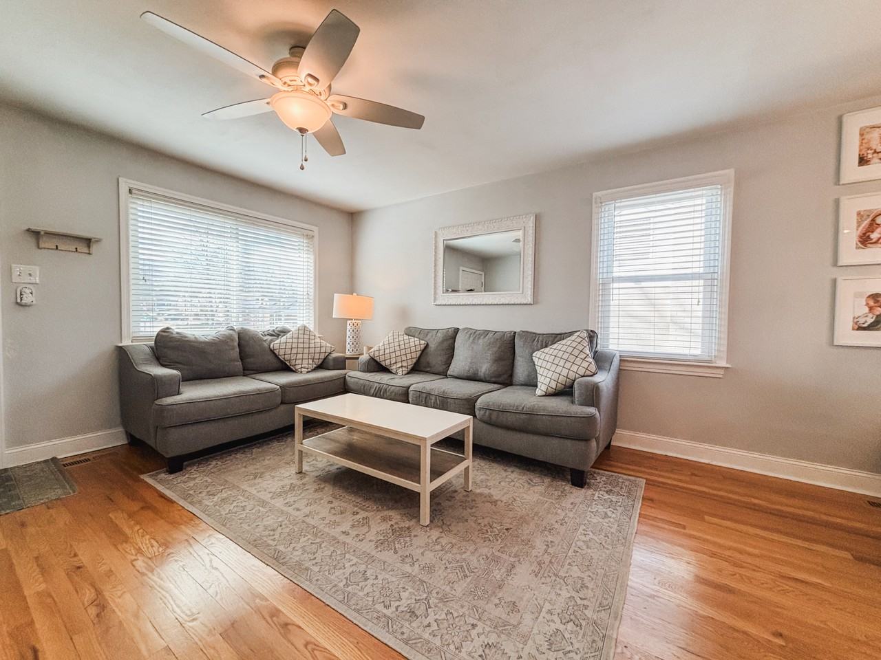 822 N Woodlawn Ave #NA - Photo 3 of 29