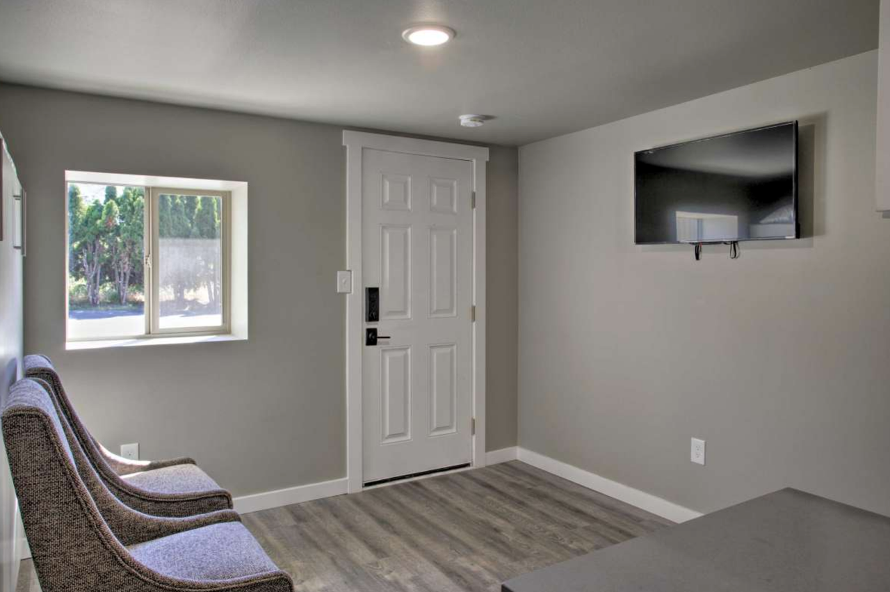 WJ - 10625 East Trent Avenue - Photo 5 of 9