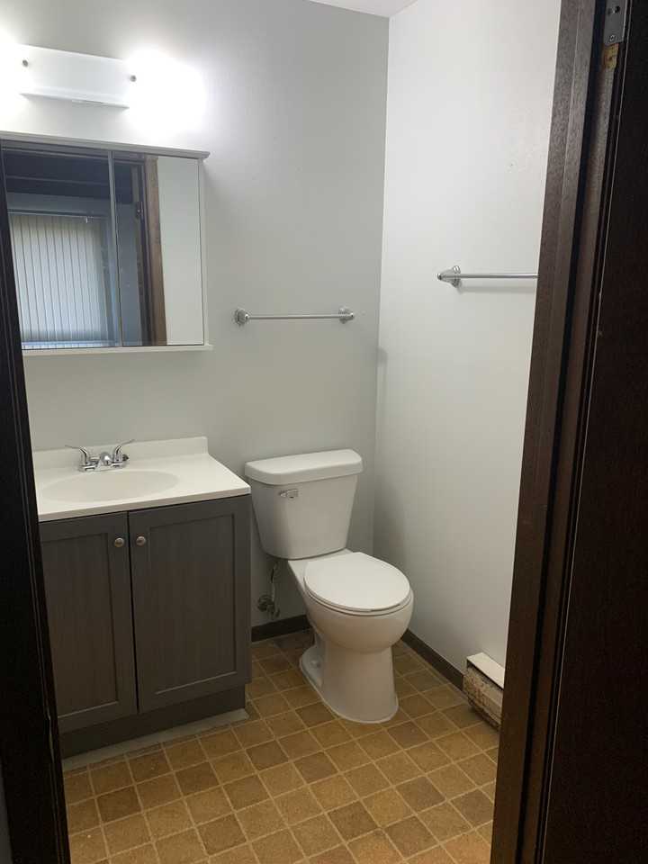 4340 Kennedy Drive - Photo 6 of 11