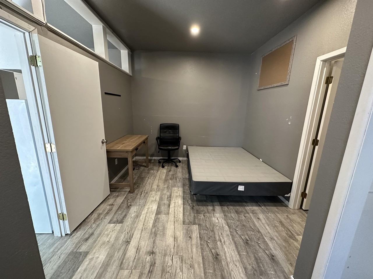 309 West 10th - Photo 3 of 8