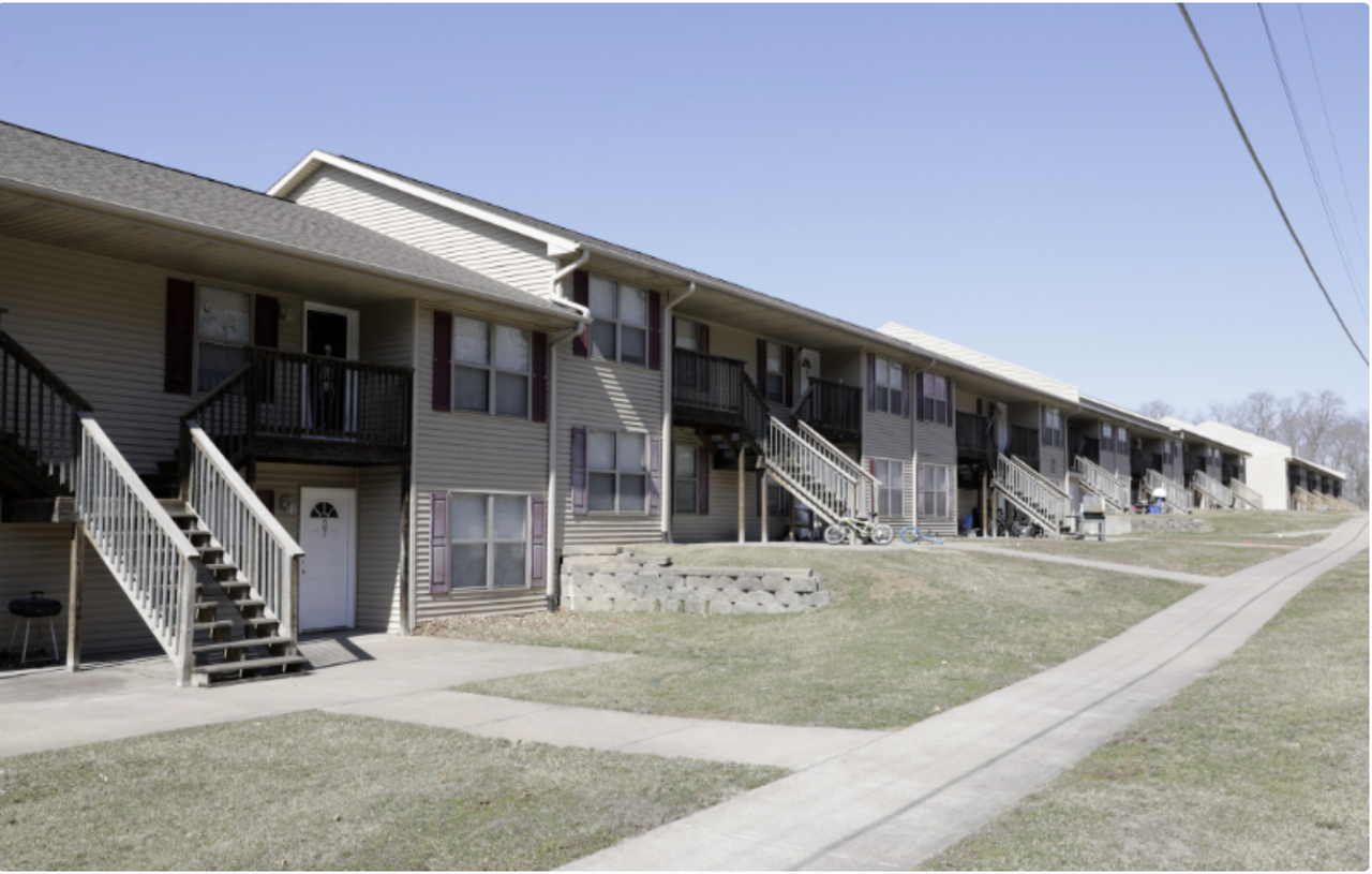 2216 South Leonard Road - Photo 3 of 11