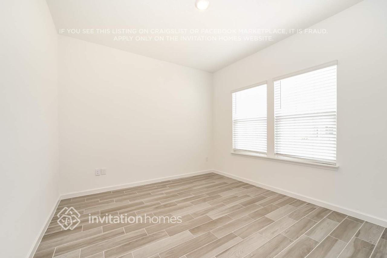 7561 Chervil St - Photo 3 of 17