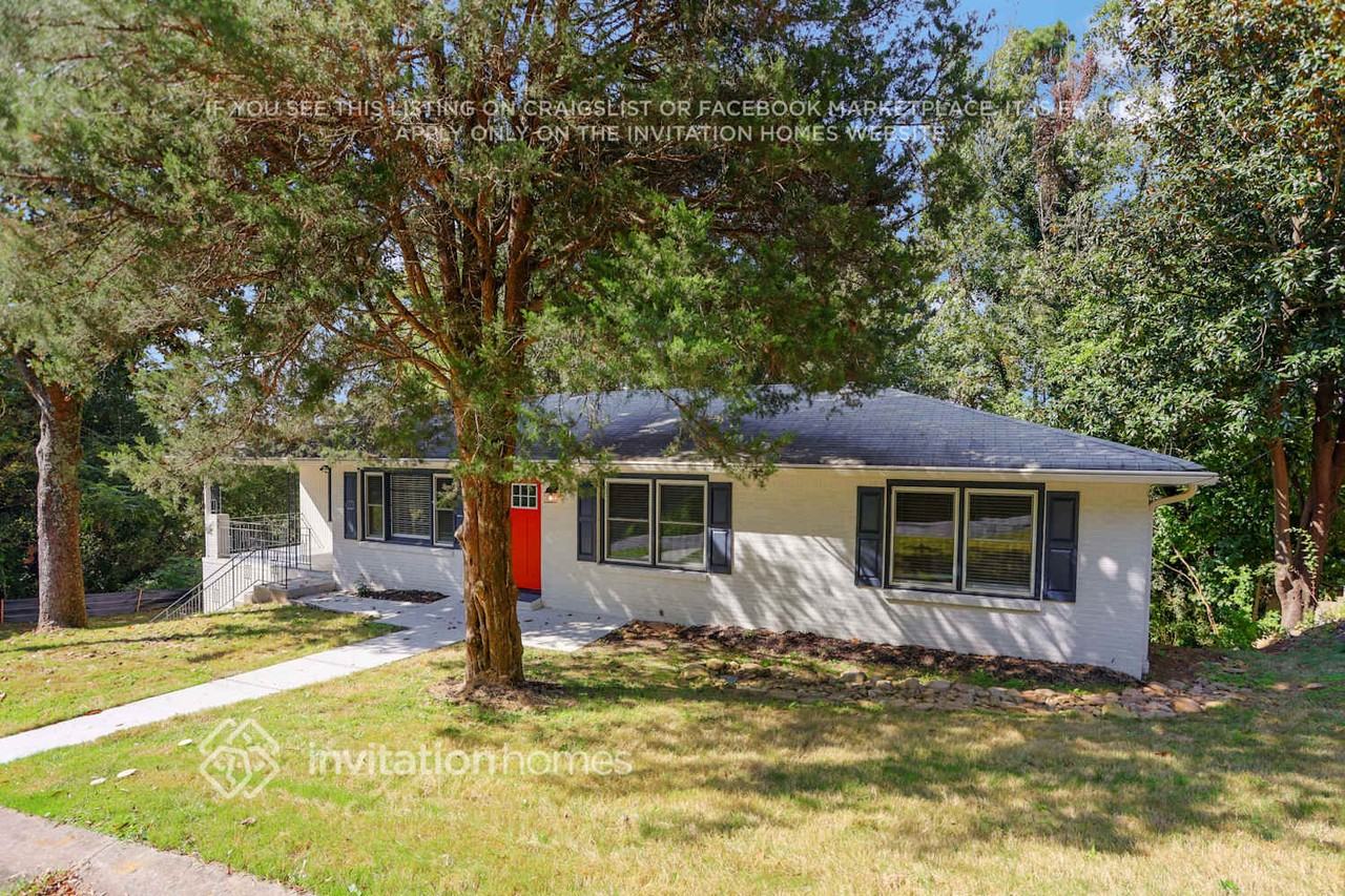 455 Lemon St Ne - Photo 3 of 23