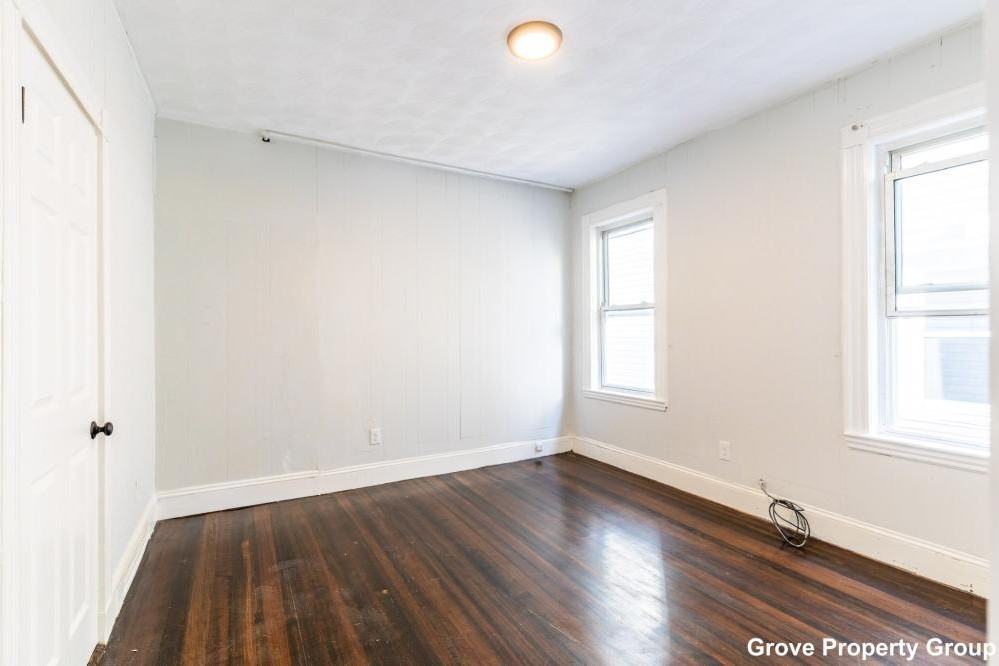 205-207 L Street - Photo 4 of 9