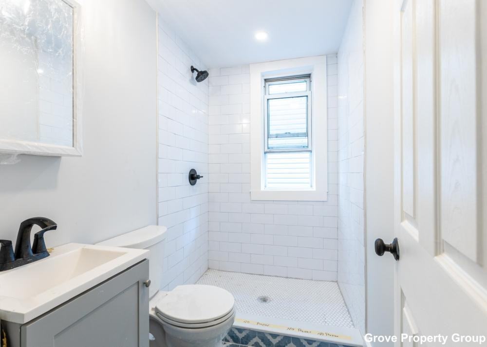 205-207 L Street - Photo 5 of 9