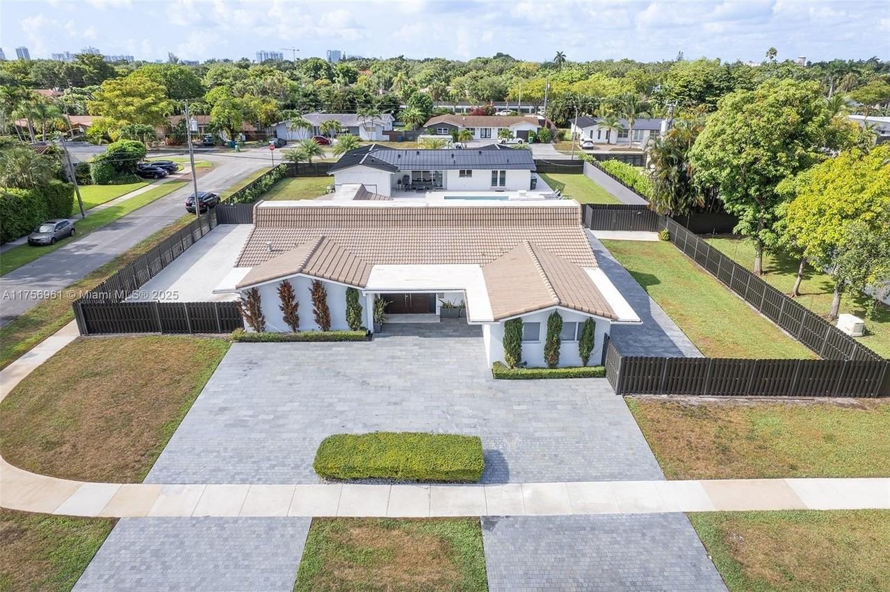 2120 Ne 204th St #0 - Photo 2 of 50