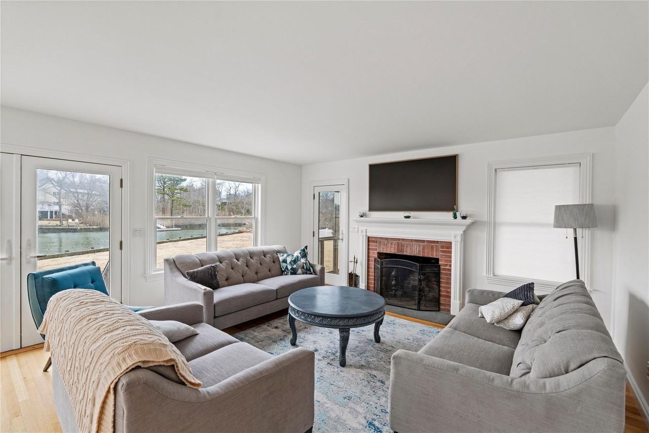 8 Hyler Dr - Photo 6 of 15