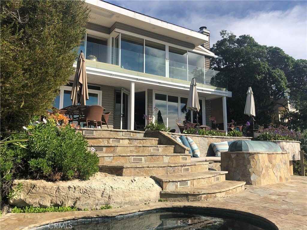 1137 Marine Dr - Photo 3 of 50