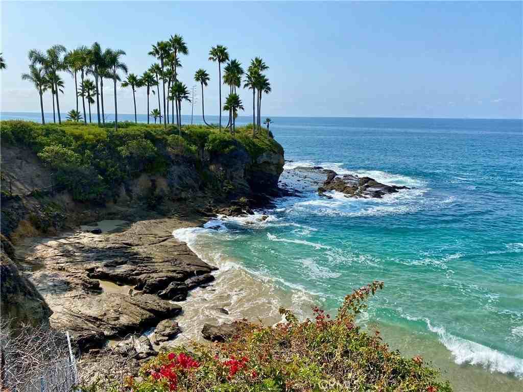 1137 Marine Dr - Photo 4 of 50