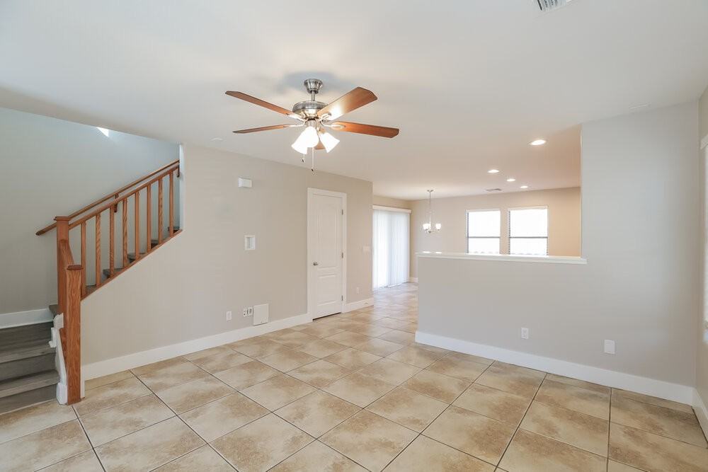 1146 E Hampton Ln - Photo 5 of 17