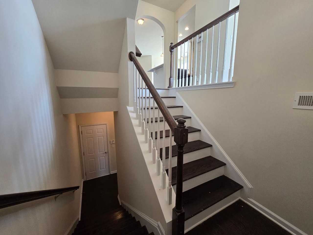 9114 Falkwood Rd - Photo 4 of 25