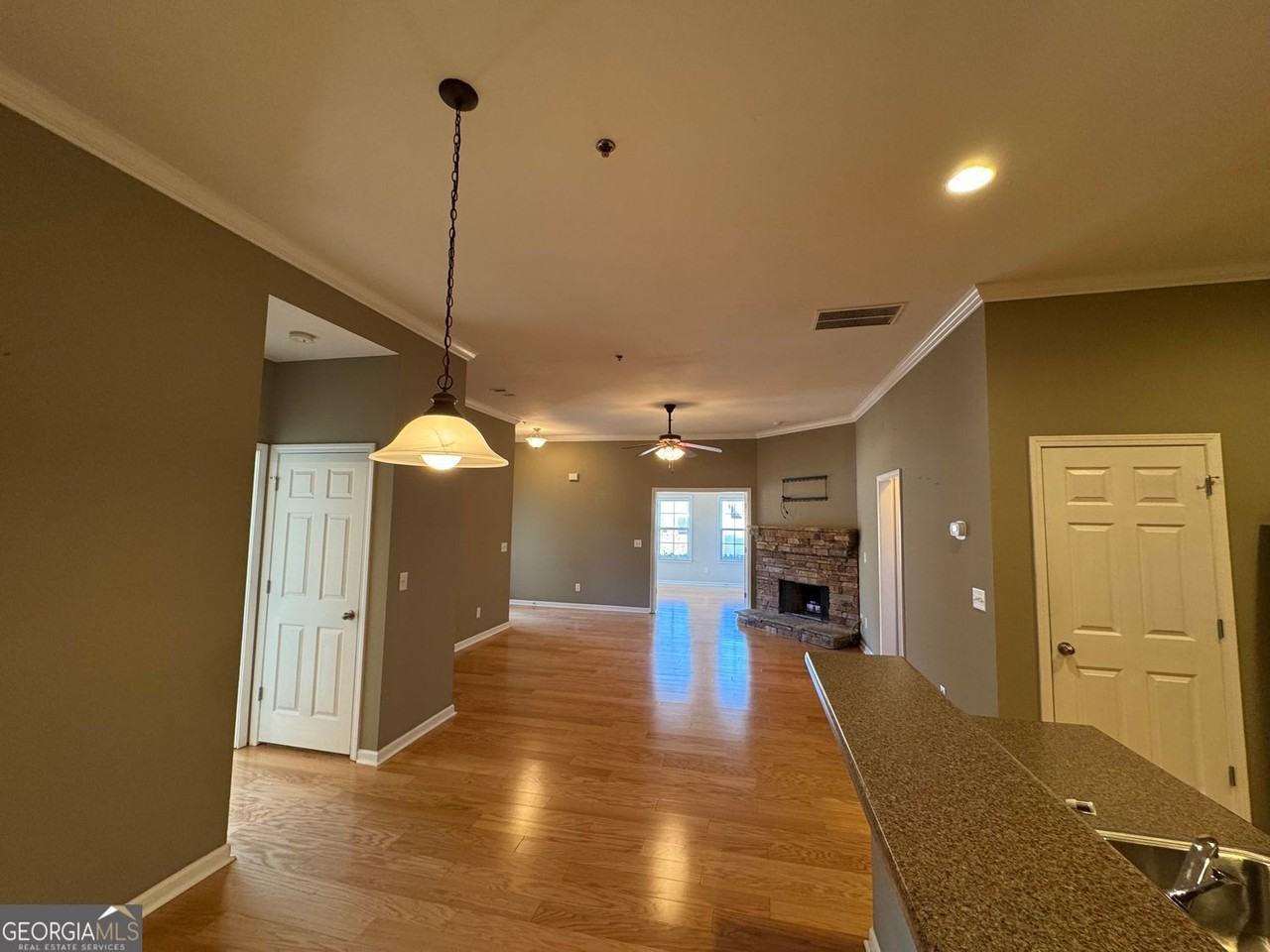 67 Thomaston St - Photo 6 of 18