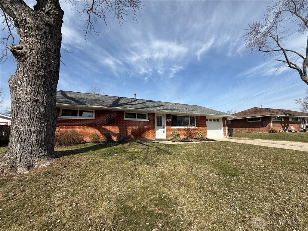 5061 Packard Dr - Photo 3 of 36