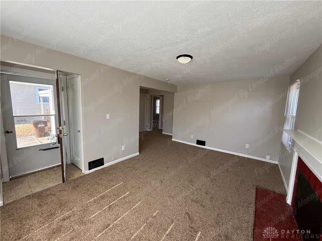 359 Castlewood Ave - Photo 5 of 29