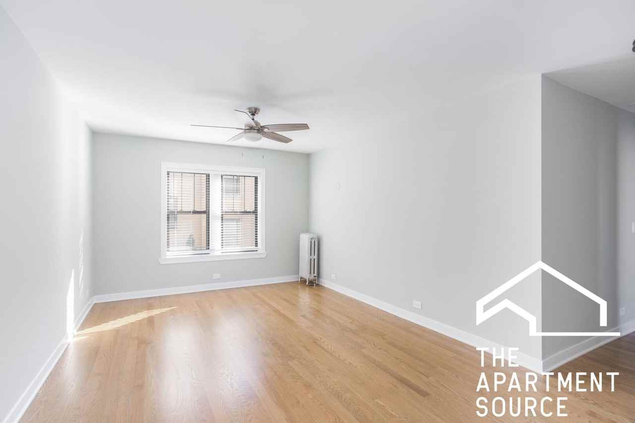 1952 W Wilson Ave #2AA - Photo 2 of 9