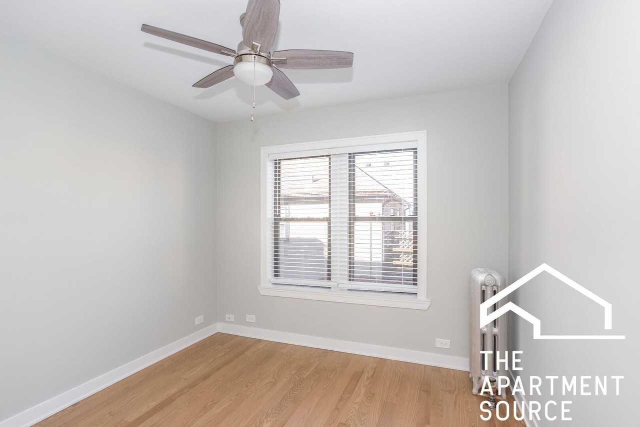 1952 W Wilson Ave #2AA - Photo 3 of 9