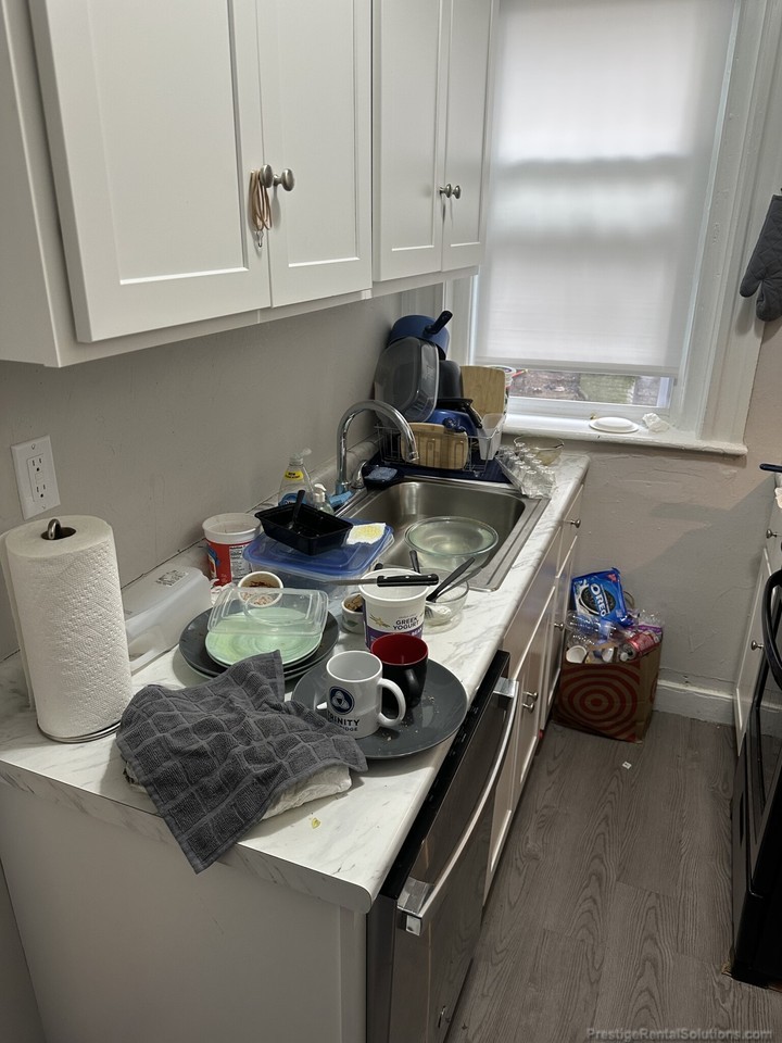 60 Woodstock Ave #1 - Photo 2 of 11