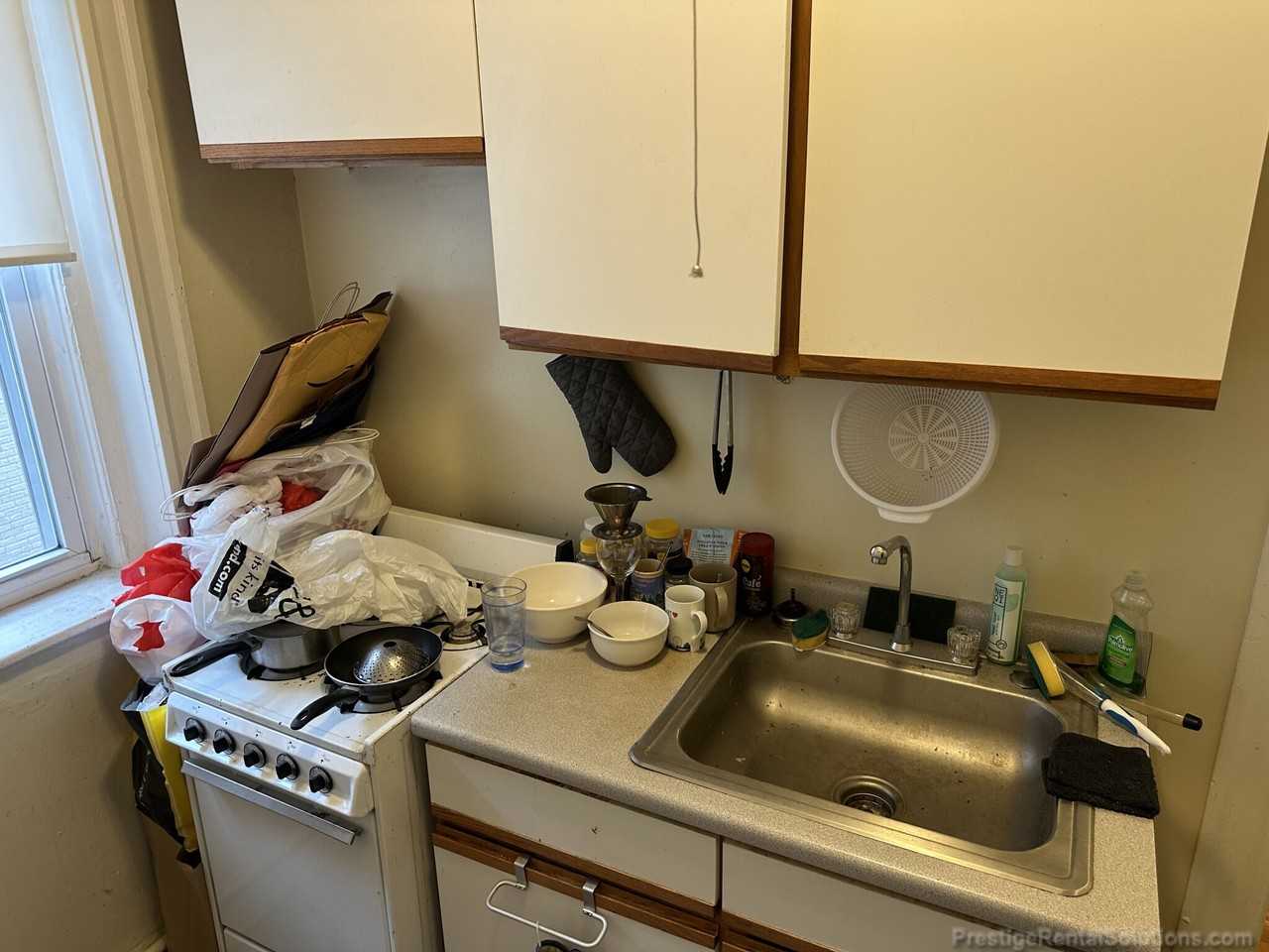 68 Woodstock Ave #10 - Photo 5 of 11