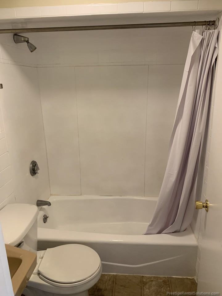 Hyde Park Ave. & Woodlawn #3 - Photo 5 of 11