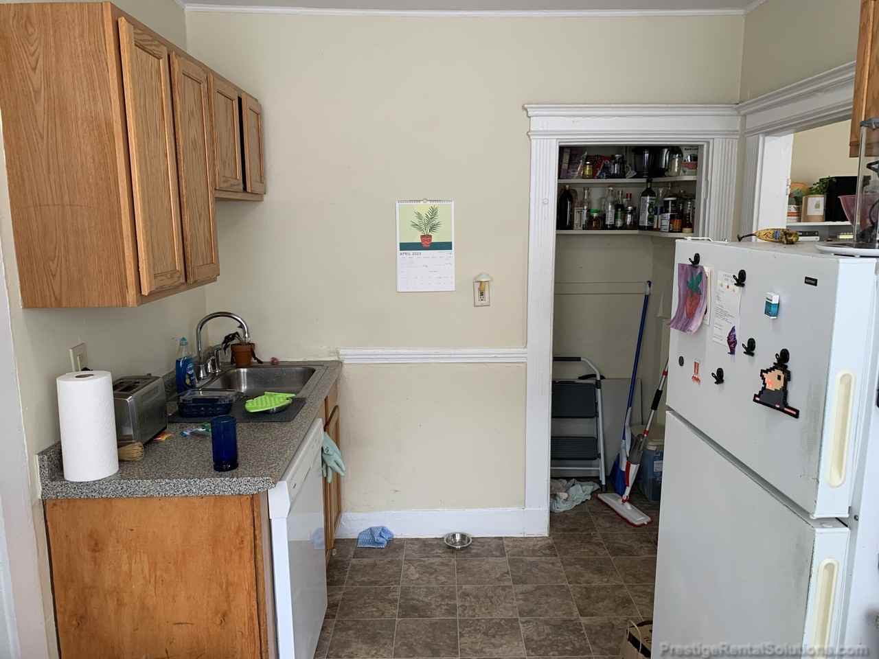 Empire St #3 - Photo 4 of 17