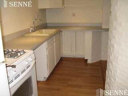 16 Clinton St #B - Photo 3 of 12