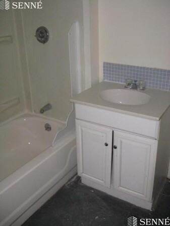 16 Clinton St #B - Photo 5 of 12