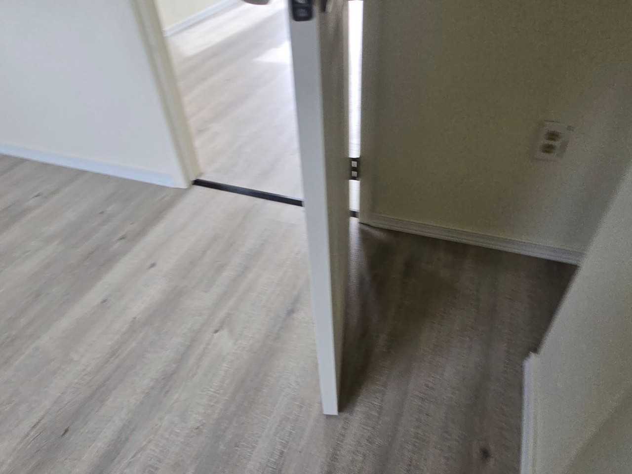 724 Ne Madrone St - Photo 2 of 10