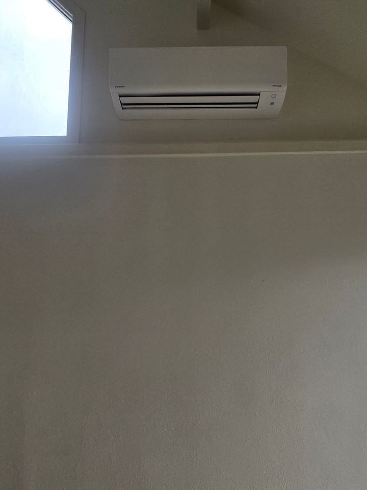 724 Ne Madrone St - Photo 4 of 10