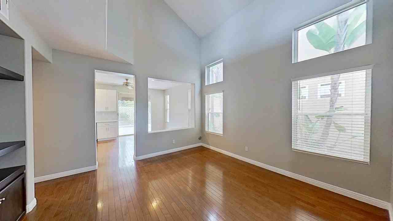 27921 Via Mirada - Photo 4 of 20